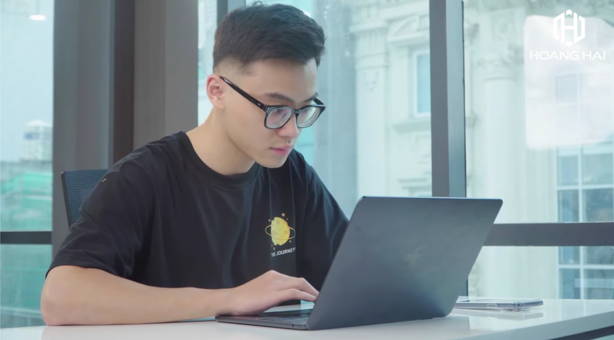 MacBook Air M2 đẹp thế này, bỏ ra 16 man vẫn đáng!!!