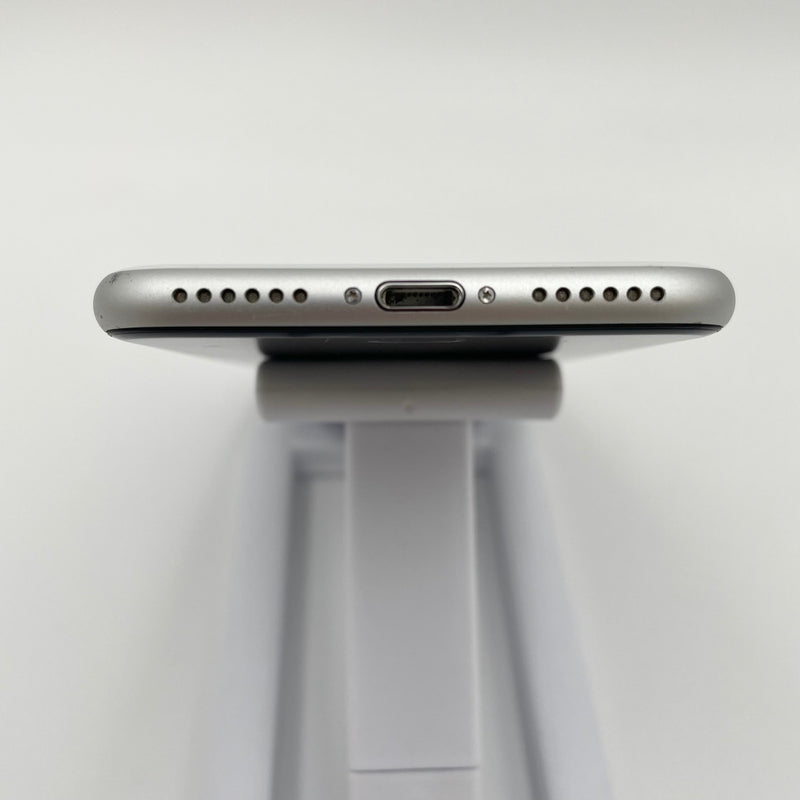 iPhone SE 2 64G White 98% pin 89% Máy đã trả hết tiền mạng dùng như Quốc tế Apple (Máy đã thay Camera, Cảm biến vân tay)