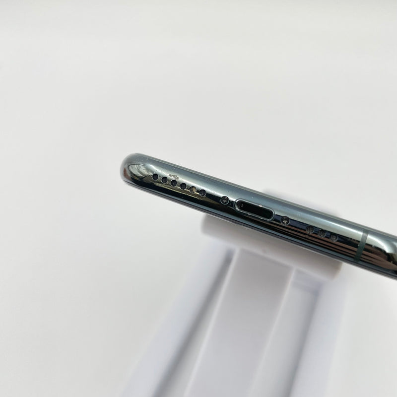 iPhone 11 Pro 256G Midnight Green 97% pin 85% DBH Máy đã trả hết tiền mang dùng như Quốc tế Apple (Xước màn, mẻ góc máy)