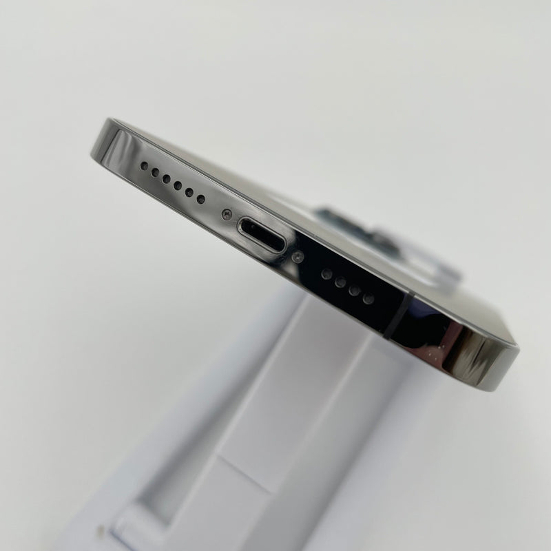 iPhone 13 Pro Max 256G Graphite 98% pin 86% Máy đã trả hết tiền mạng dùng như Quốc tế Apple (Đốm camera 3X)