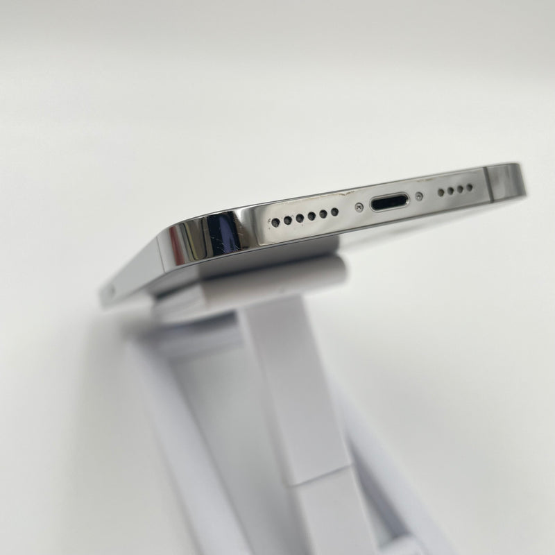 iPhone 13 Pro Max 256GB Graphite 98% pin từ 85% Quốc tế Apple (Thay Camera chính hãng Apple, Xước nhiều, mẻ viền)