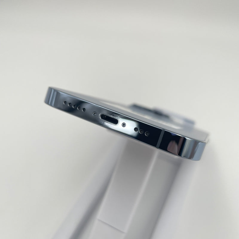 iPhone 13 Pro 256GB Sierra Blue 98% pin 88% Quốc tế từ AU (Không dùng sim AU - Đốm Camera 3.1x)