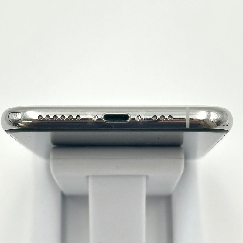 iPhone 11 Pro 64GB Silver 98% pin 100% Quốc tế từ SB (Không dùng sim SB - Đốm Camera 1x, Thay màn hình và pin chính hãng Apple)
