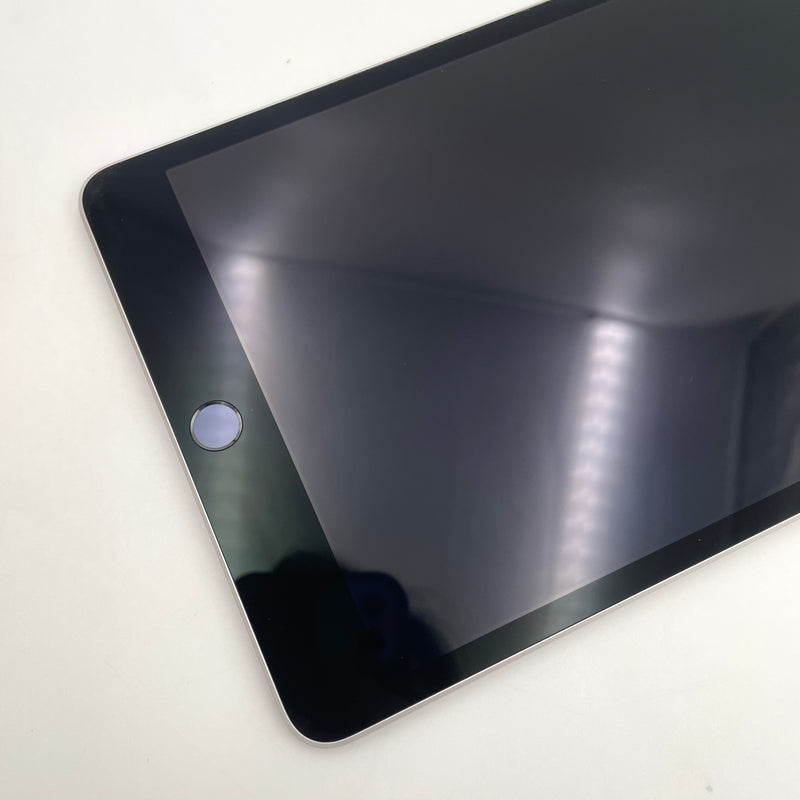 iPad Mini 4 7.9in 16GB Space Gray 4G + Wifi 98% pin 100% Sạc 1 lần (Đã thay pin - Màn ám viền)