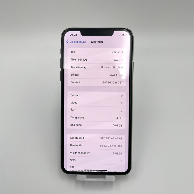 iPhone 11 Pro Max 64GB Bạc 98% pin 100% Máy đã trả hết tiền mạng dùng như Quốc tế Apple (đã thay pin - đốm camera 1x) HH6418
