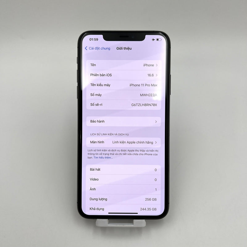 iPhone 11 Pro Max 256GB Xám 97% pin 100% Quốc tế Apple (Thay màn chính hãng Apple, màn xước - Đốm camera 1x - Đã thay pin) - HH2134