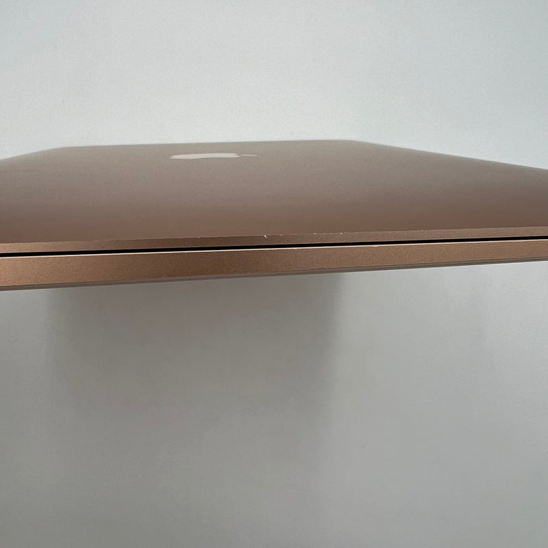 Macbook Air 2020 13.3in Vàng Apple M1/ RAM 8GB /SSD 256GB 98% Sạc 64 lần BPTN (Xước viền)