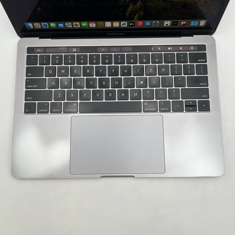 Macbook Pro 2019 13.3in Xám Intel Core i7/RAM 16GB/SSD 256GB 97% Sạc 329 lần BPTA (Xước viền)