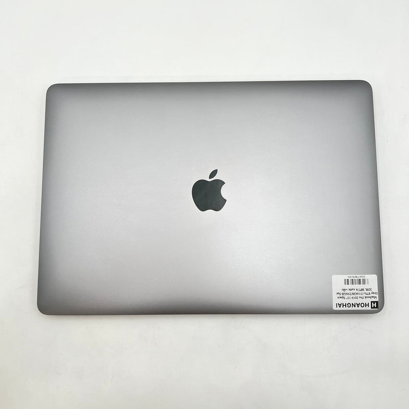 Macbook Pro 2019 13.3in Xám Intel Core i7/RAM 16GB/SSD 256GB 97% Sạc 329 lần BPTA (Xước viền)