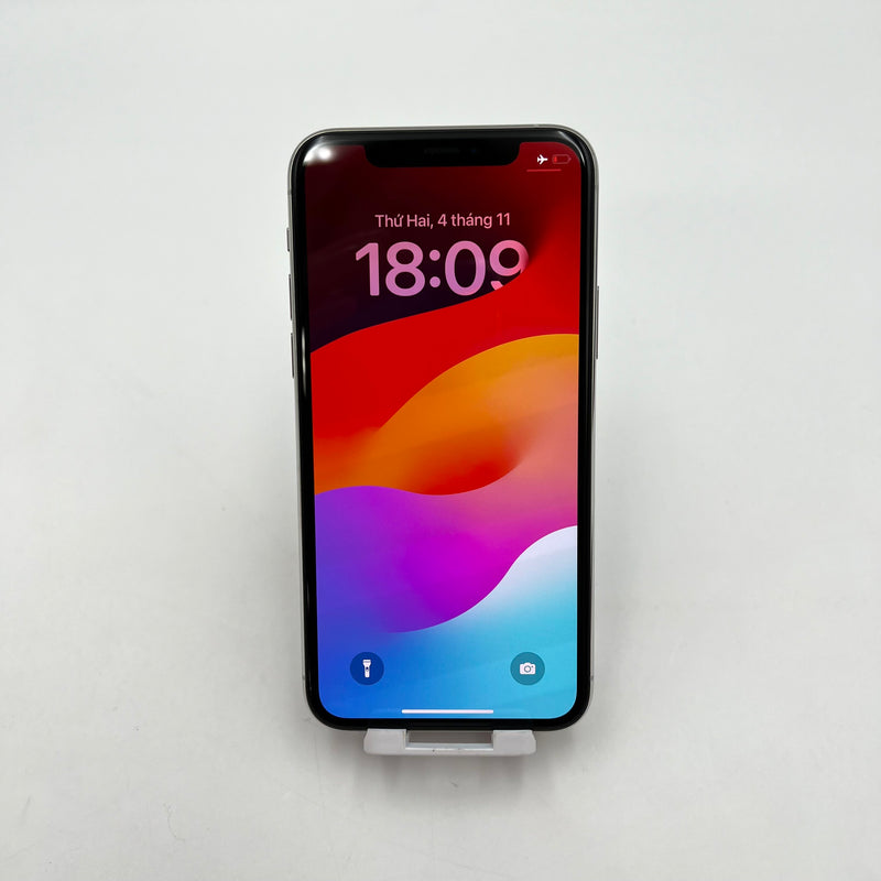 iPhone 11 Pro 64GB Bạc 98% pin 97% Quốc tế Apple (Đốm camera 1x - màn xước) HH9872