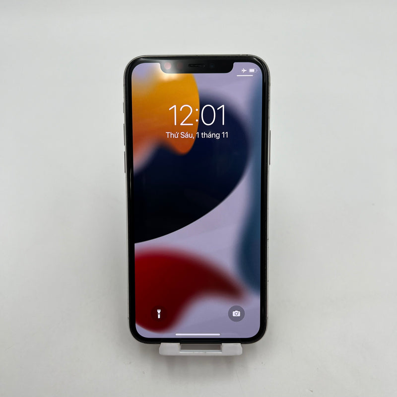 iPhone 11 Pro 256GB Bạc 98% pin 100% Máy đã trả hết tiền mạng dùng như Quốc tế Apple (Đã thay pin - Đốm camera 1x, màn và viền xước)