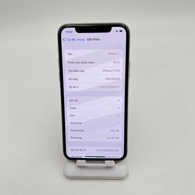 iPhone 11 Pro 256GB Bạc 98% pin 100% Máy đã trả hết tiền mạng dùng như Quốc tế Apple (Đã thay pin - Đốm camera 1x, màn và viền xước)