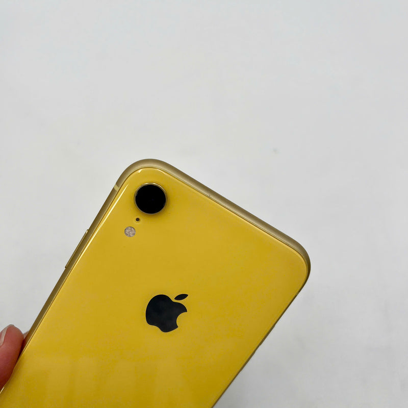 iPhone Xr 64GB Vàng 98% pin 88%  Máy đã trả hết tiền mạng dùng như Quốc tế Apple (Đốm camera 1x) - HH3072