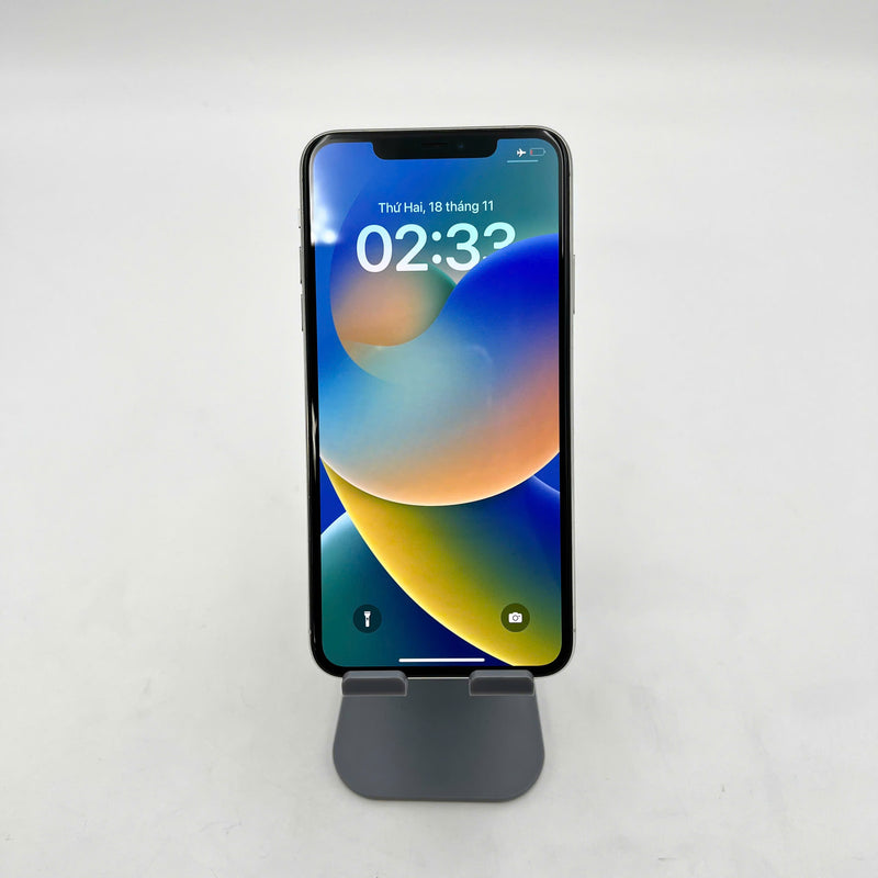 iPhone 11 Pro Max 64GB Bạc 97% pin 100% Máy đã trả hết tiền mạng dùng như Quốc tế Apple (Đã thay pin - viền xước)