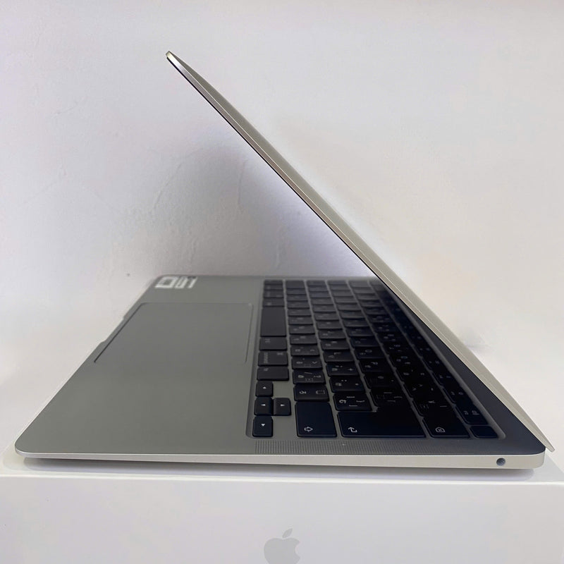 Macbook Air 2020 13.3in Bạc Intel Core i3/RAM 8GB/SSD 256GB 98% Fullbox Sạc 22 lần BPTN