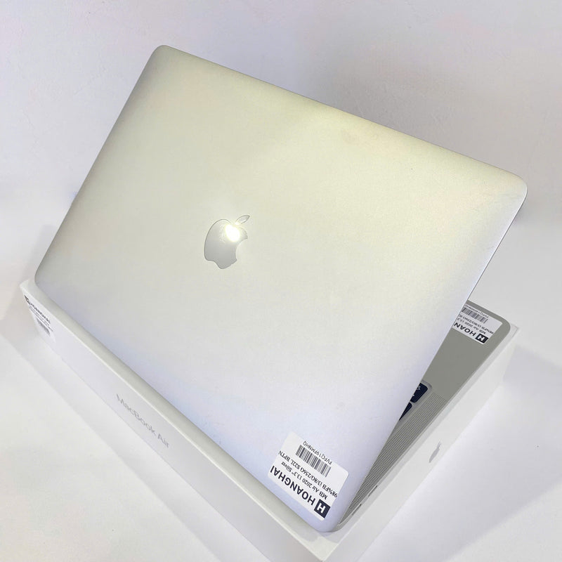 Macbook Air 2020 13.3in Bạc Intel Core i3/RAM 8GB/SSD 256GB 98% Fullbox Sạc 22 lần BPTN