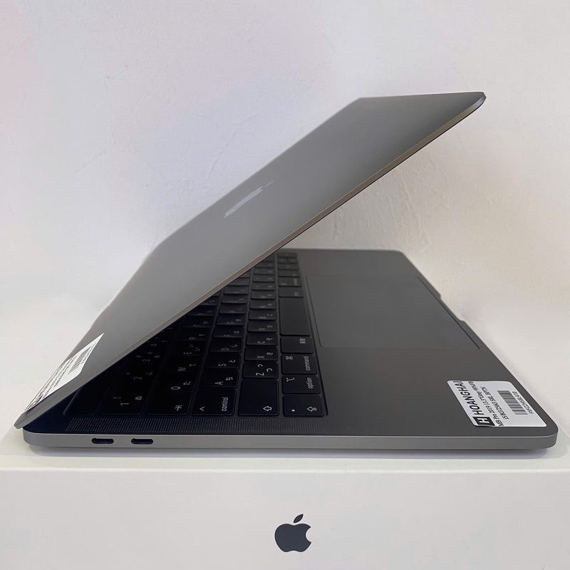 Macbook Pro 2019 13.3in Xám Intel Core i5/RAM 16GB/SSD 128GB 98% Sạc 65 lần BPTN (Móp viền góc phải)