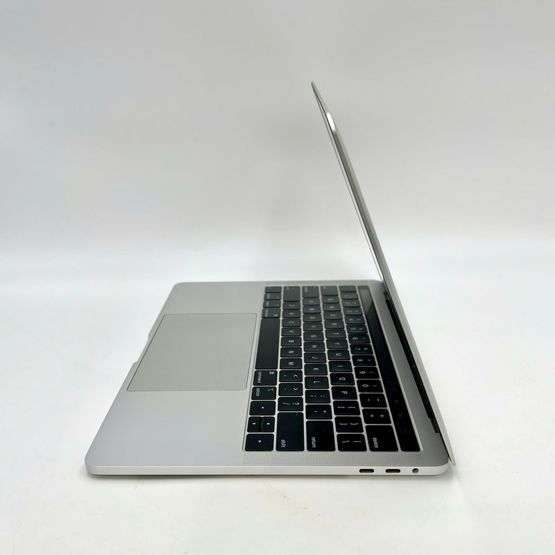 Macbook Pro 2019 13.3in Bạc Intel Core i7/ RAM 16GB/ SSD 256GB 98% pin 100% BPTA (Đã thay pin)