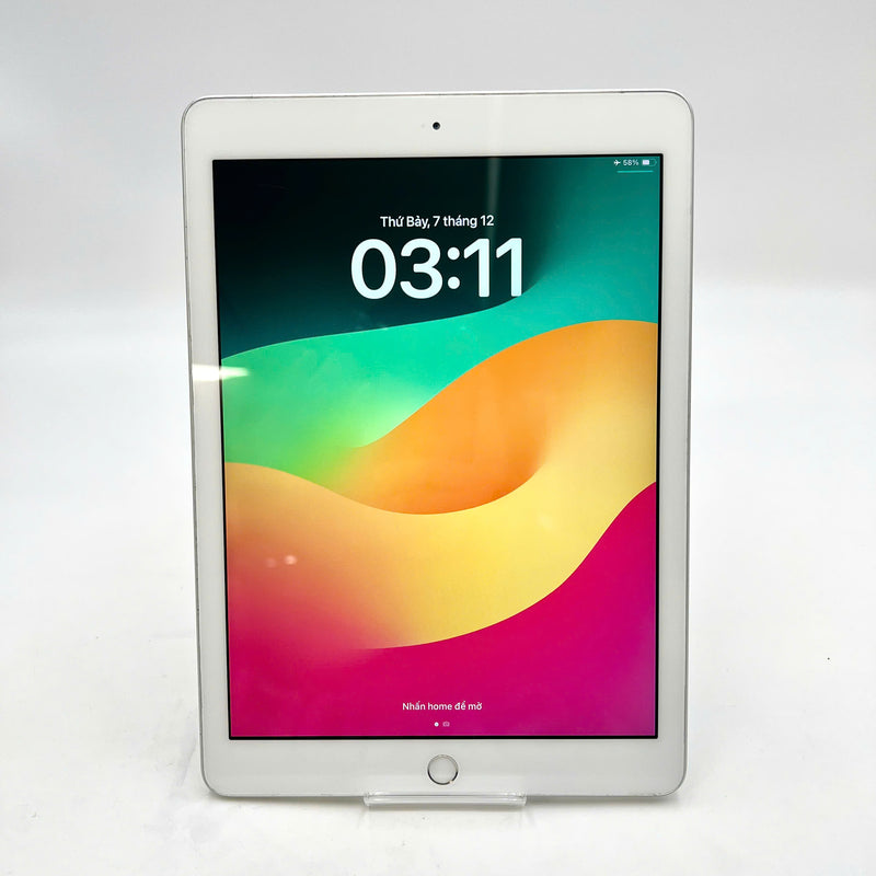 iPad Gen 6 2018 9.7in 32GB Bạc 4G + Wifi 97% pin 100% Từ AU (Đã thay pin, mặt lưng xước)