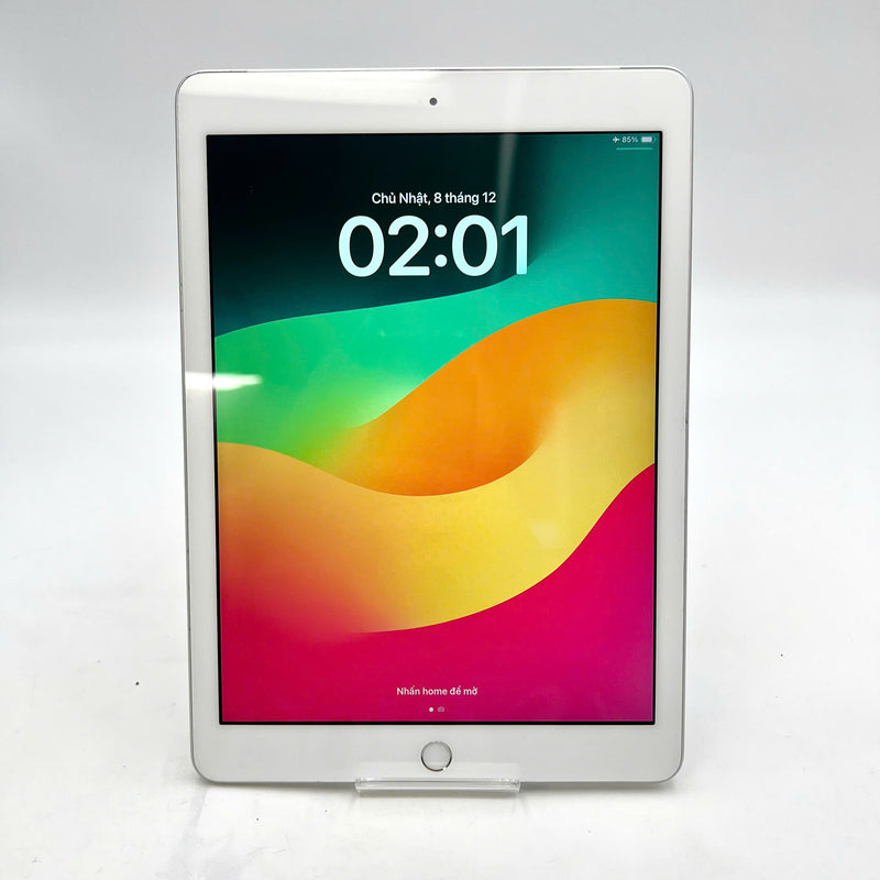 iPad Gen 6 2018 9.7in 32GB Bạc 4G + Wifi 98% pin 100% Từ DCM (Đã thay pin)