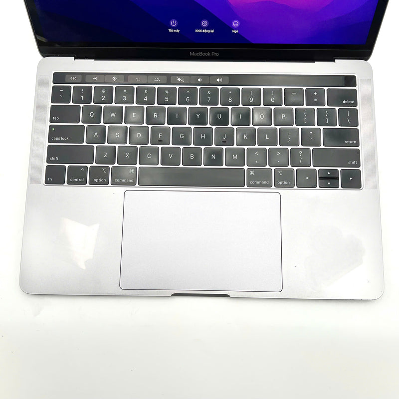 Macbook Pro 2019 13.3in Xám Intel Core i7/RAM 16GB/SSD 256GB 98% Sạc 262 lần BPTA (Xước vỏ , gôm nhẹ , ám tem vỏ)