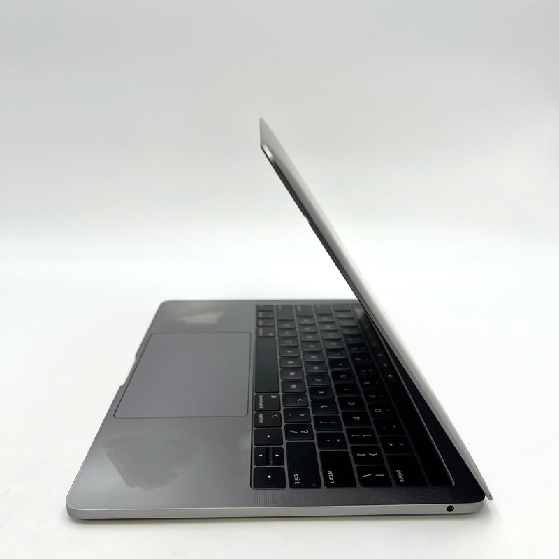 Macbook Pro 2019 13.3in Xám Intel Core i7/RAM 16GB/SSD 256GB 98% Sạc 262 lần BPTA (Xước vỏ , gôm nhẹ , ám tem vỏ)