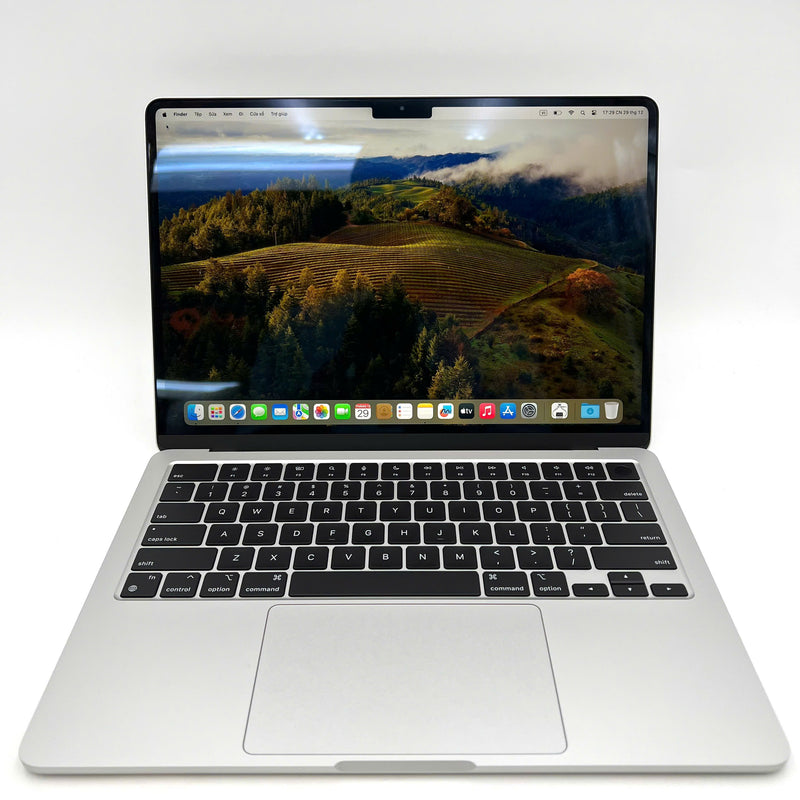 Macbook Air 2022 13.6in Bạc Apple M2/RAM 8GB/SSD 256GB  98% Sạc 26 lần BPTA