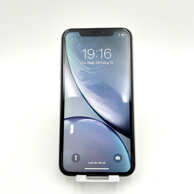 iPhone XR 64GB Trắng 98% pin 100% Máy đã trả hết tiền mạng dùng như Quốc tế Apple (Đã thay pin - Đốm camera 1x, Đốm màn, xước viền) HH0200