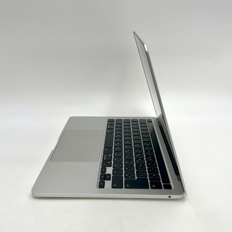 Macbook Pro 2022 13.3in Bạc Apple M2/RAM 8GB/SSD 256GB 99% sạc trên 19 lần BPTN (hàng CPO)