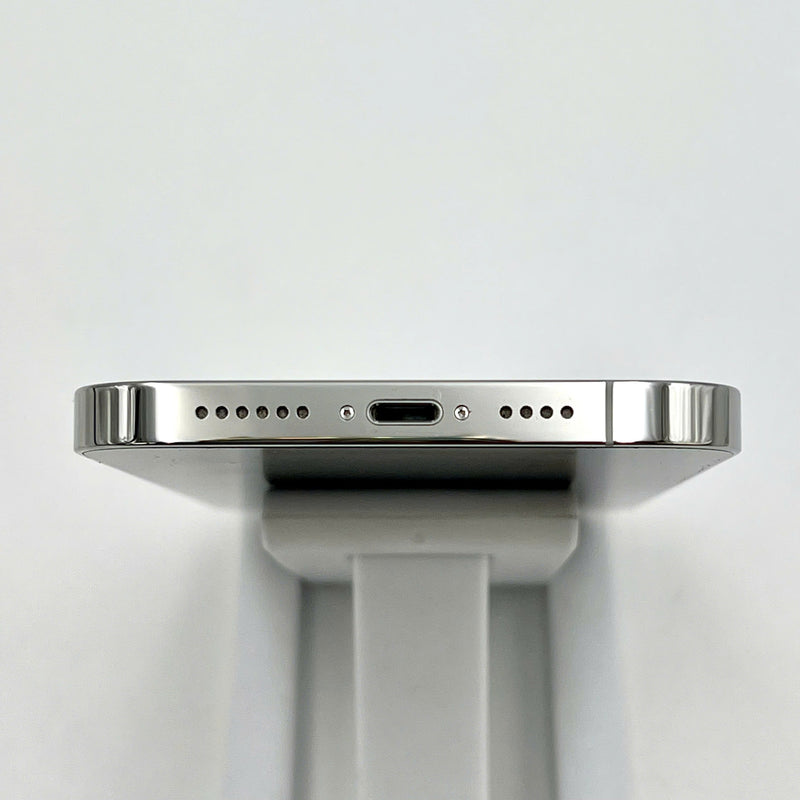iPhone 13 Pro Max 256GB Bạc 98% pin 100% Quốc tế từ DCM (Không dùng sim DCM - Đã thay pin - Đốm camera 3x) - HH4762