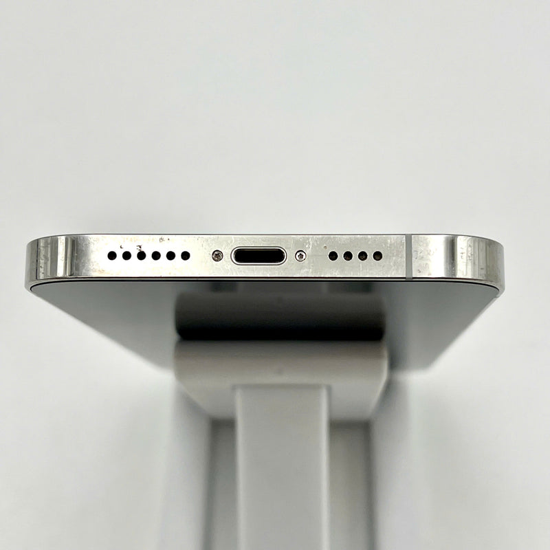 iPhone 12 Pro Max 256GB Bạc 98% pin 100% Quốc Tế Apple (Đã thay pin, màn và viền xước) - HH2742