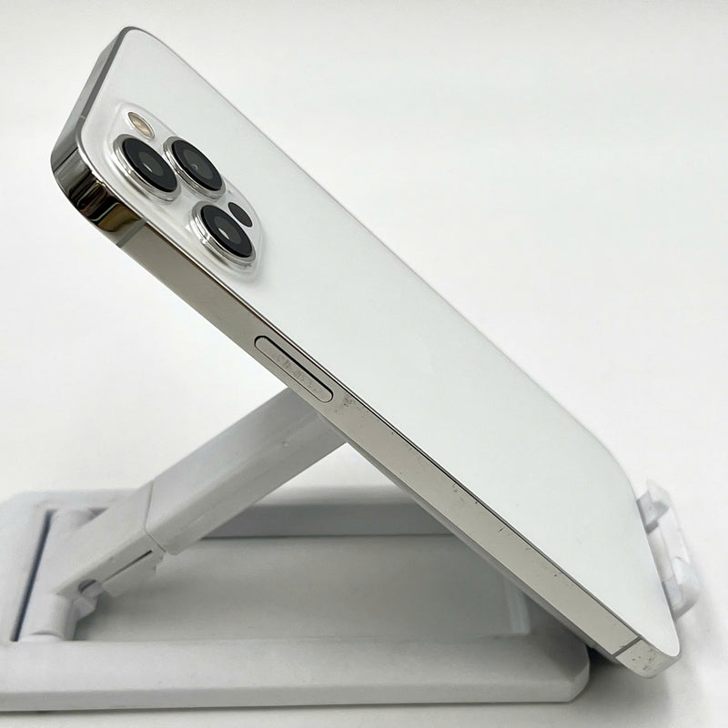 iPhone 12 Pro Max 256GB Bạc 98% pin 100% Máy đã trả hết tiền mạng dùng như Quốc tế Apple (Đã thay pin - Đốm camera 2.5x, xước viền) - HH2220