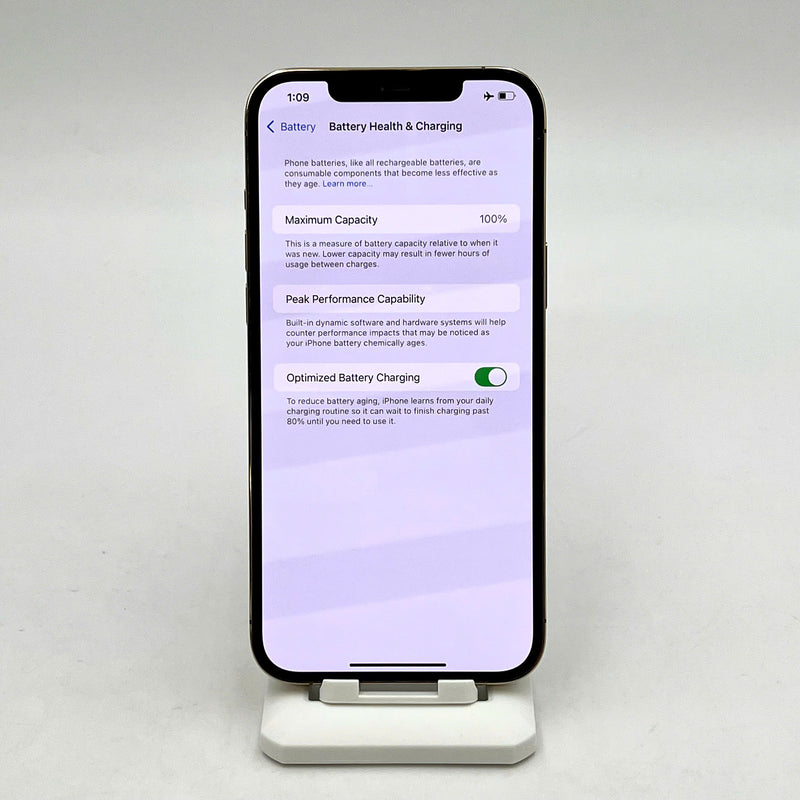 iPhone 12 Pro Max 256GB Vàng 98% pin 100% Máy đã trả hết tiền mạng dùng như Quốc tế Apple (Đã thay pin - Đốm camera 2,5x, màn xước) - HH1822
