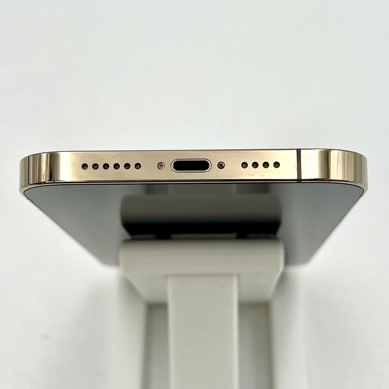 iPhone 12 Pro Max 256GB Vàng 98% pin 100% Máy đã trả hết tiền mạng dùng như Quốc tế Apple (Đã thay pin - Đốm camera 2,5x, màn xước) - HH1822