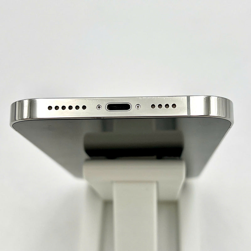 iPhone 12 Pro Max 128GB Bạc 98% pin 100% Máy đã trả hết tiền mạng dùng như Quốc tế Apple (Đã thay pin - viền cam, màn và viền xước) - HH9094