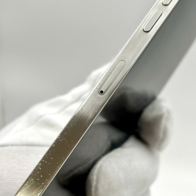 iPhone 12 Pro Max 128GB Bạc 98% pin 100% Máy đã trả hết tiền mạng dùng như Quốc tế Apple (Đã thay pin - viền cam, màn và viền xước) - HH9094