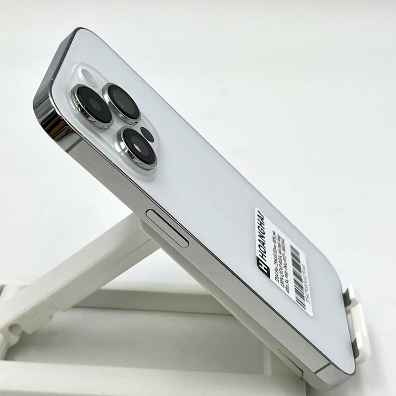 iPhone 14 Pro 256GB Bạc 98% pin 100% Quốc tế Apple từ BE/A (Đã thay pin, ám mặt lưng, đốm 3x, máy Đức) - HH5944
