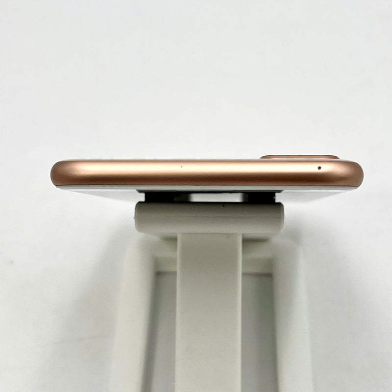 iPhone 8 Plus 64GB Vàng 98% pin 86%  Máy đã trả hết tiền mạng dùng như Quốc tế Apple (Màn xước) - HH4701