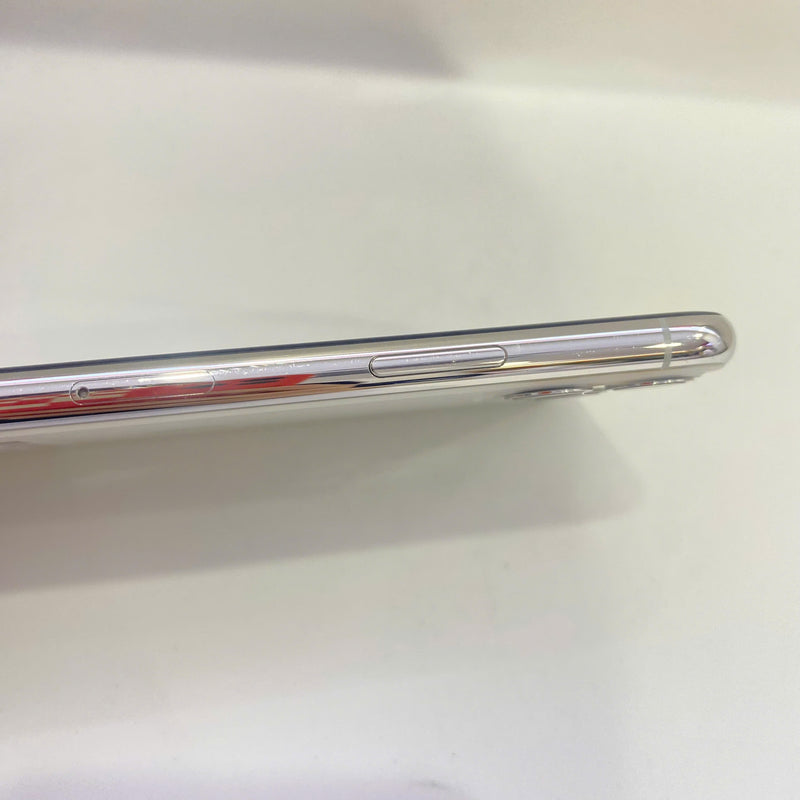 iPhone 11 Pro Max 64GB Bạc 98% pin 89% Máy đã trả hết tiền mạng dùng như Quốc tế Apple (Đốm camera 1x - Xước viền) - HH6524