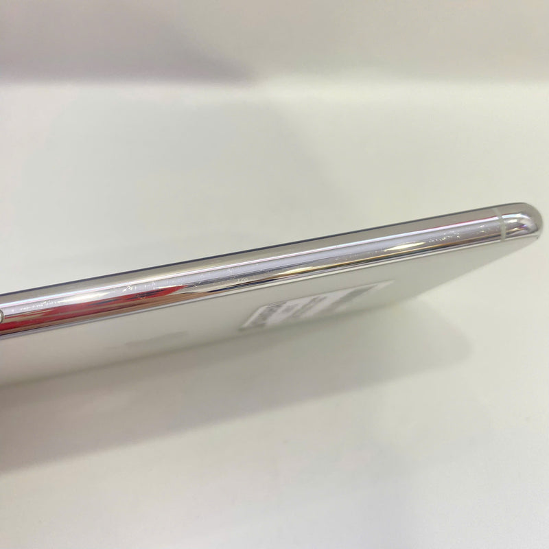 iPhone 11 Pro Max 64GB Bạc 98% pin 89% Máy đã trả hết tiền mạng dùng như Quốc tế Apple (Đốm camera 1x - Xước viền) - HH6524