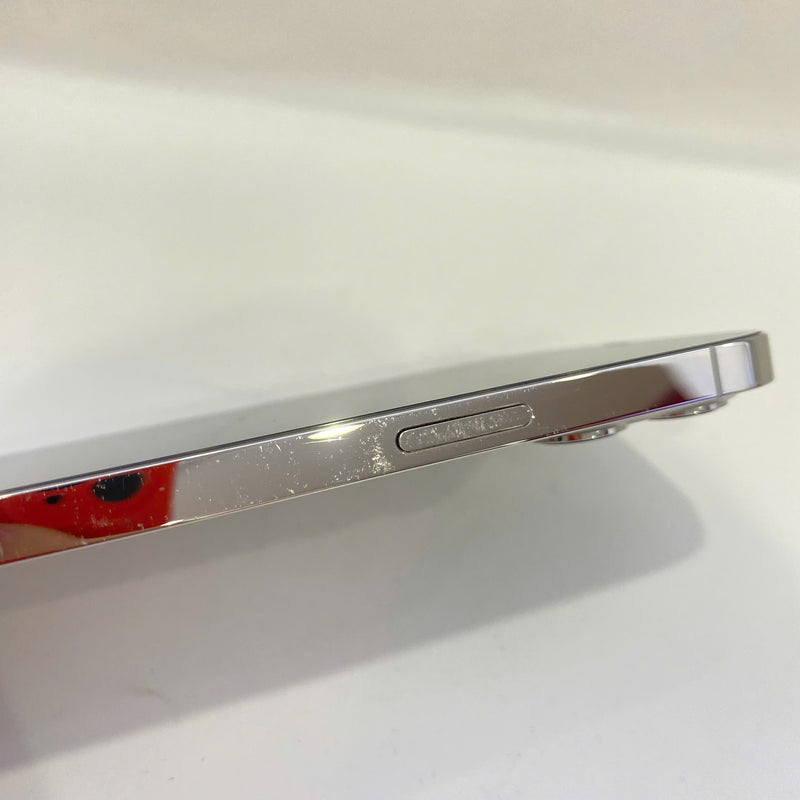 iPhone 12 Pro Max 256GB Bạc 98% pin 100% Máy đã trả hết tiền mạng dùng như Quốc tế Apple (Đã thay pin - Đốm camera 2.5x, xước viền) - HH6265