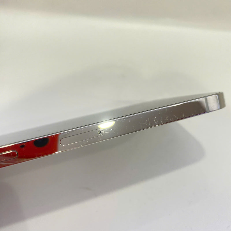 iPhone 12 Pro Max 256GB Bạc 98% pin 100% Máy đã trả hết tiền mạng dùng như Quốc tế Apple (Đã thay pin - Đốm camera 2.5x, xước viền) - HH6265