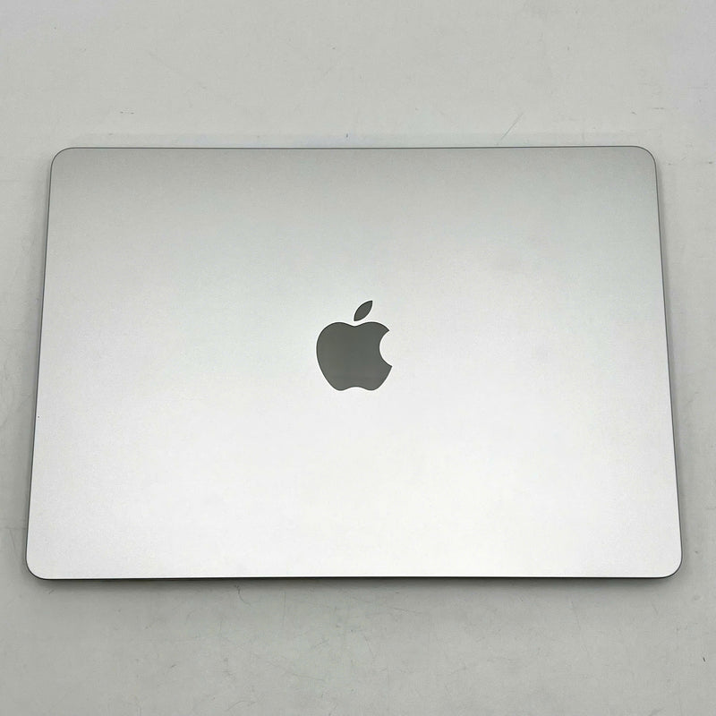 Macbook Air 2022 13.6in Bạc Apple M2/RAM 8GB/SSD 256GB 99% sạc 3 lần BPTN