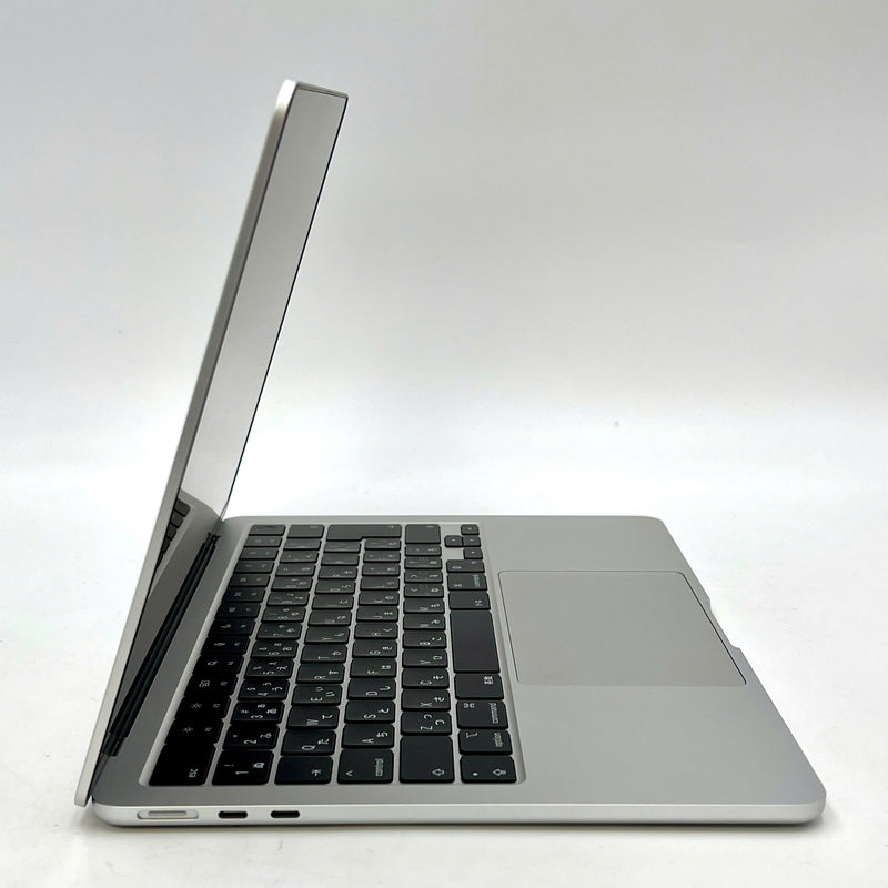 Macbook Air 2022 13.6in Bạc Apple M2/RAM 8GB/SSD 256GB 99% sạc 3 lần BPTN