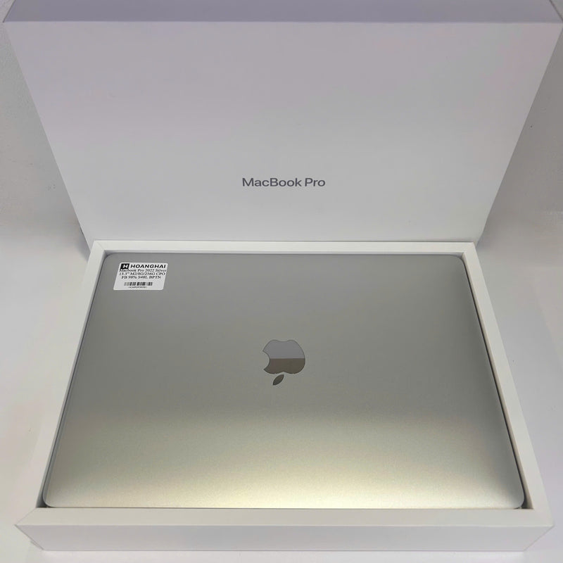 MacBook Pro 2022 Silver 13.3” M2/8G/256G CPO Fullbox 98% sạc 48 lần BPTN