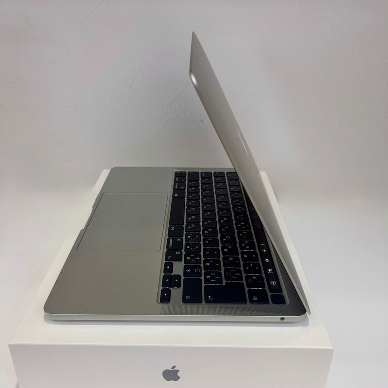 MacBook Pro 2022 Silver 13.3” M2/8G/256G CPO Fullbox 98% sạc 48 lần BPTN