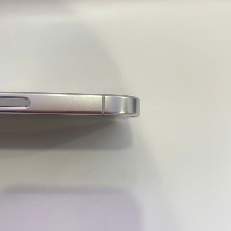 iPhone 16 Pro 1TB Trắng 98% pin 97% Quốc tế Apple (xước màn) - HH0913