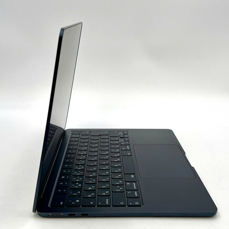 Macbook Air 2022 13.6in Đen Apple M2/RAM 8GB/SSD 256GB 98% pin 100% BPTN (sạc 8 lần)