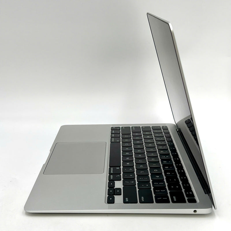 Macbook Air 2020 13.3in Bạc Apple M1/ RAM 8GB /SSD 256GB 98% pin 93% sạc 87 lần BPTA (đốm màn)