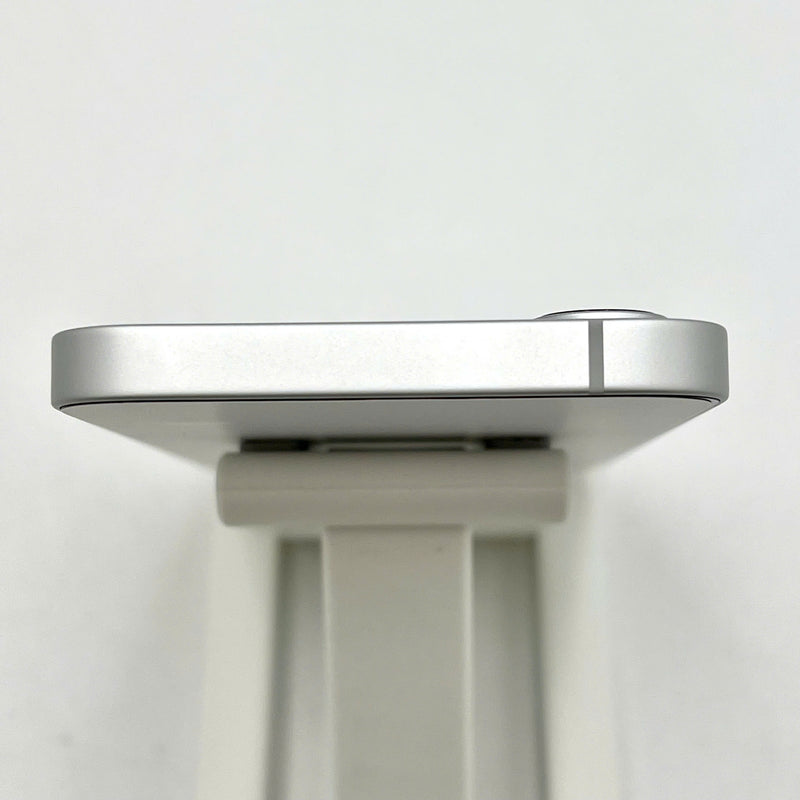 iPhone 16e 128GB Trắng 100% DBH Quốc tế từ SB (Không dùng sim SB)